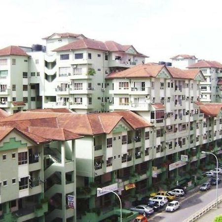 Api Api Centre Apartment Homestay Kota Kinabalu Dış mekan fotoğraf